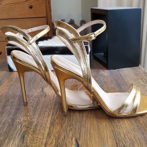 Chinese laundry gold heels - Picture 2 of 4